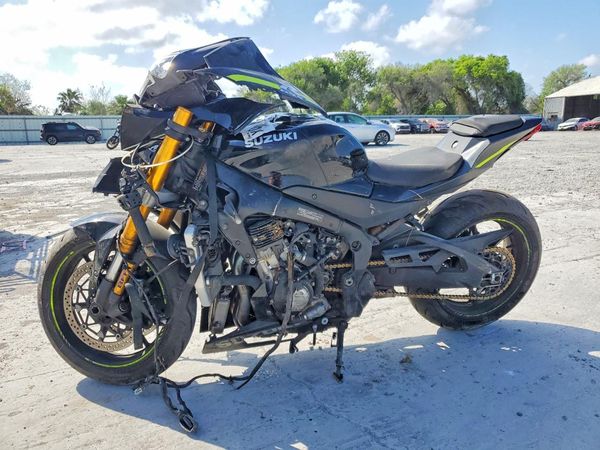 2023 SUZUKI GSXR1000