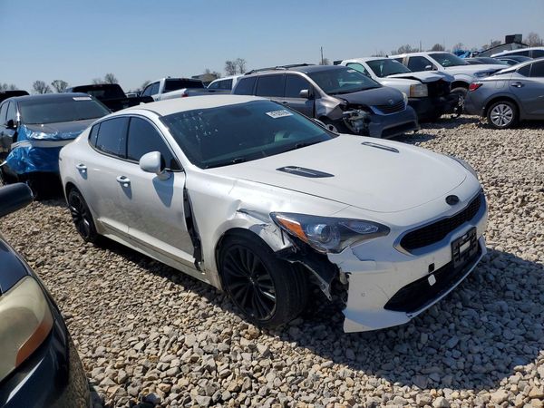2018 KIA STINGER