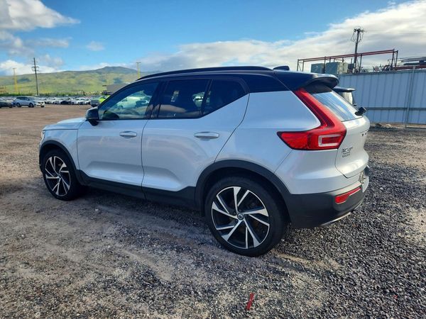 2020 VOLVO XC40