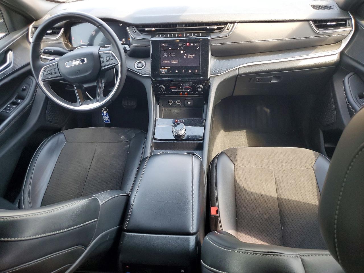2023 JEEP GRAND CHEROKEE L LAREDO 4X2