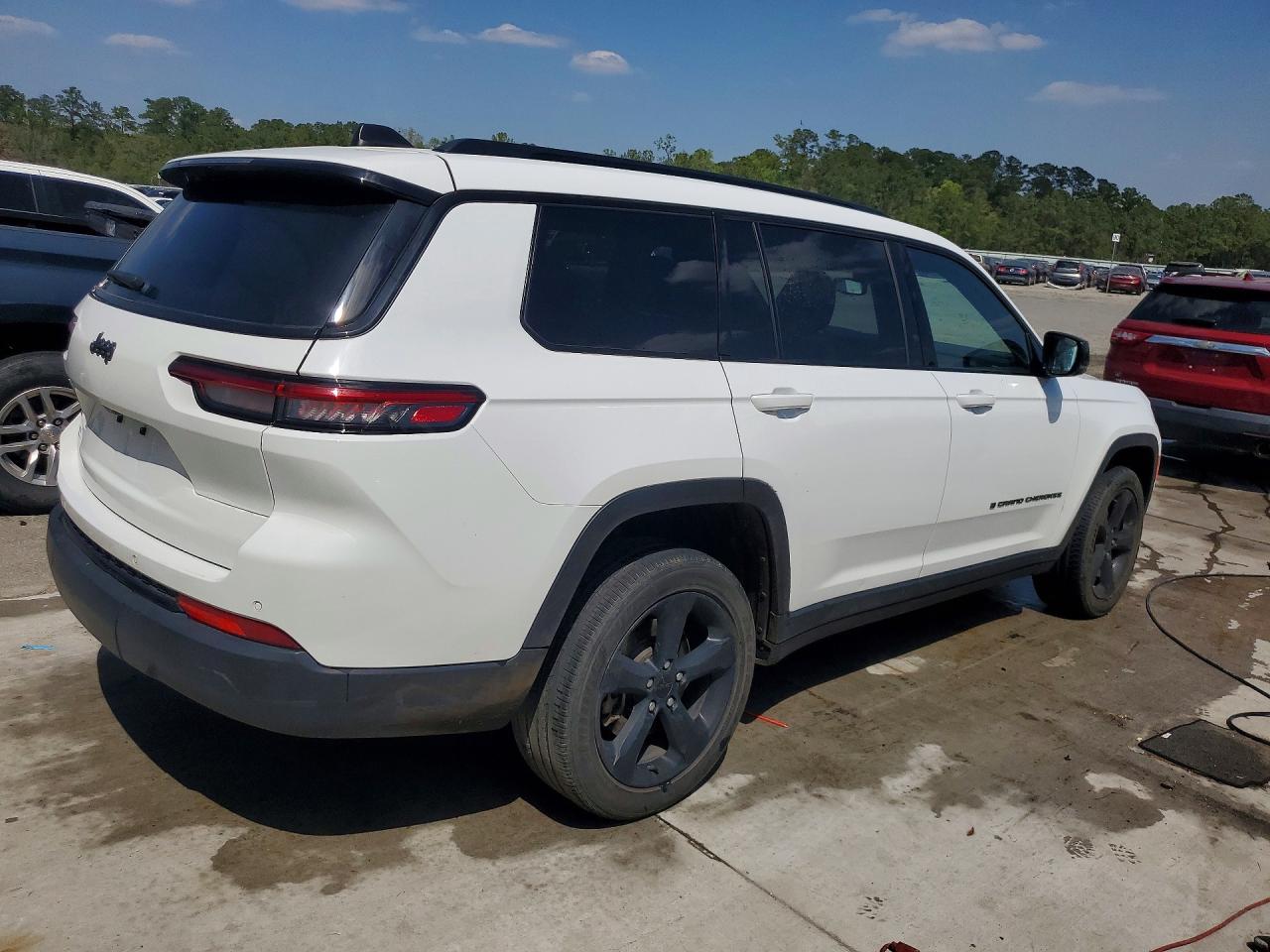 2023 JEEP GRAND CHEROKEE L LAREDO 4X2