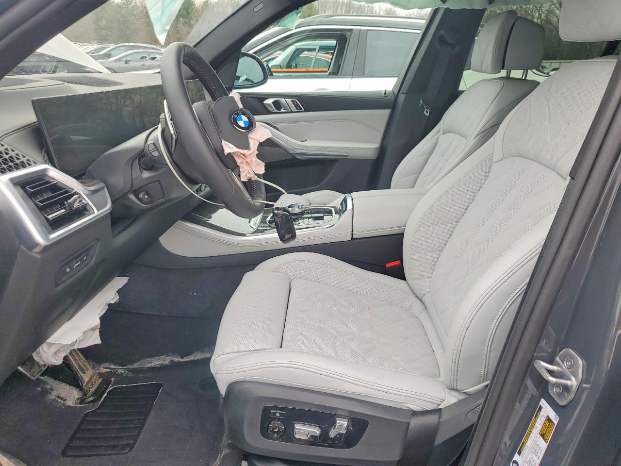 2026 BMW X5 M60i
