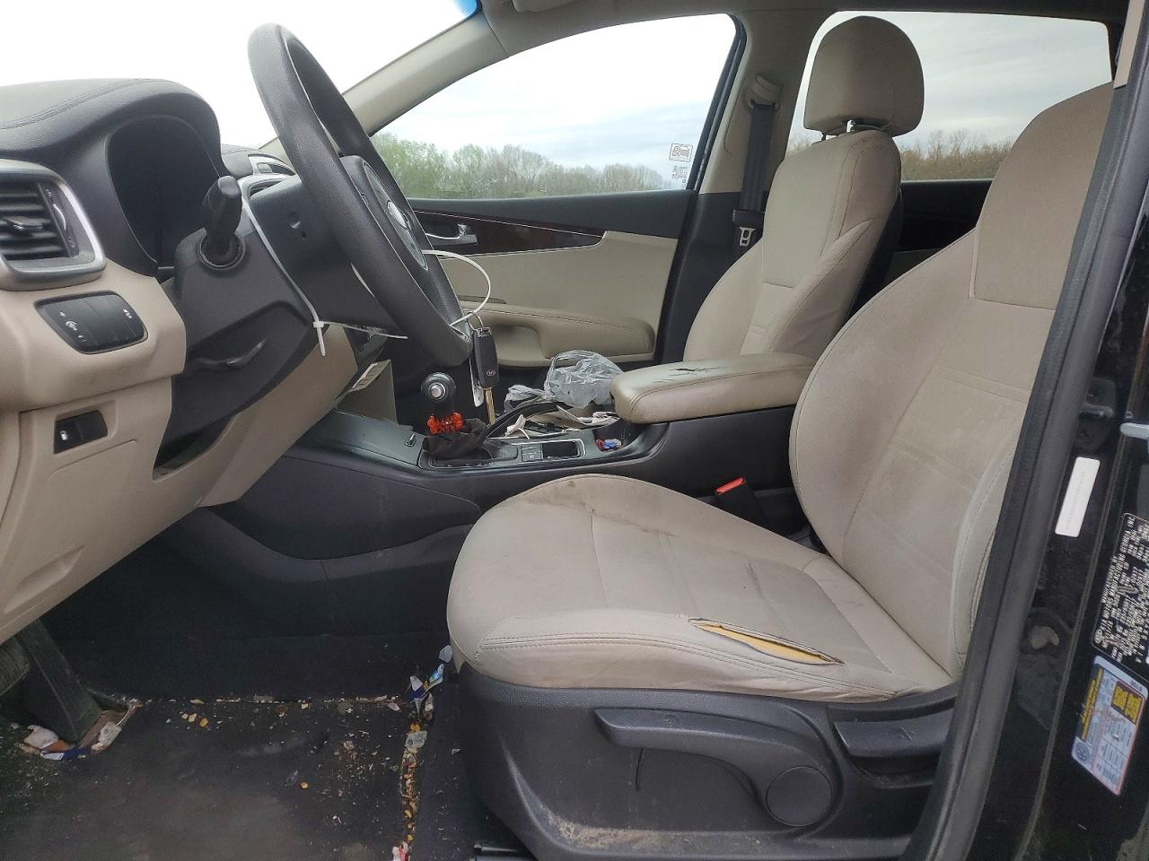 2017 KIA SORENTO L, LX