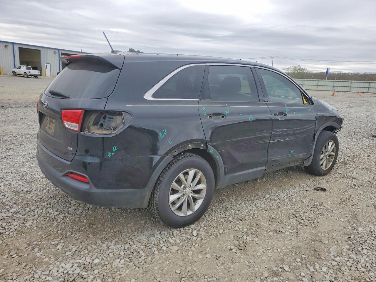2017 KIA SORENTO L, LX