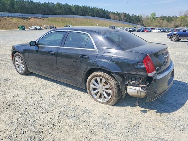 2018 CHRYSLER 300