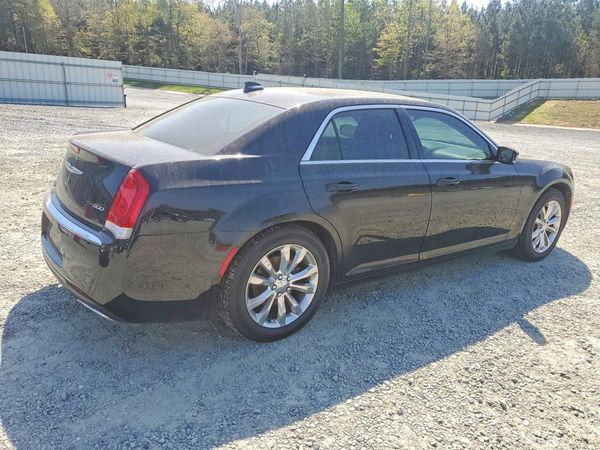 2018 CHRYSLER 300