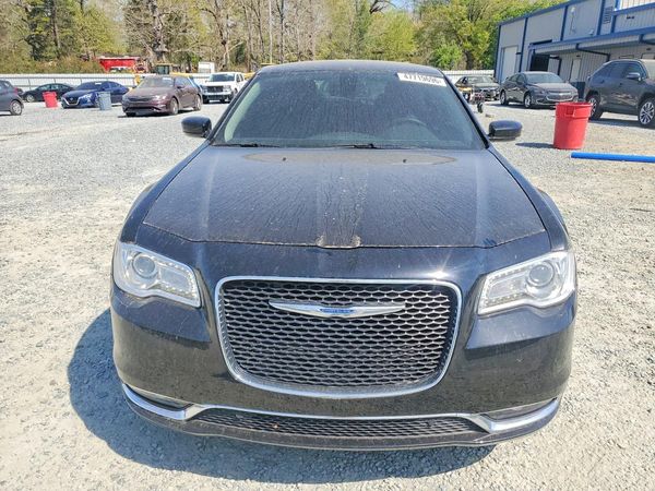 2018 CHRYSLER 300