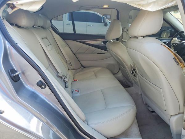 2017 INFINITI Q50