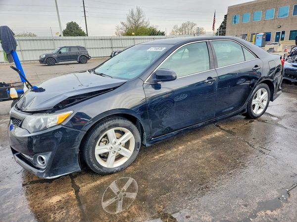2014 TOYOTA CAMRY