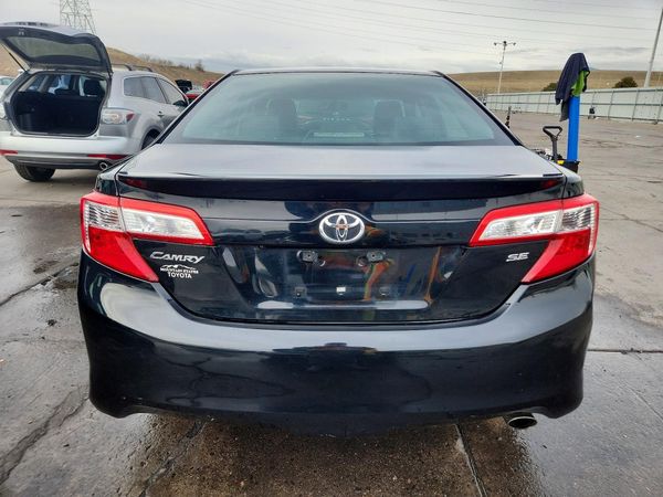 2014 TOYOTA CAMRY