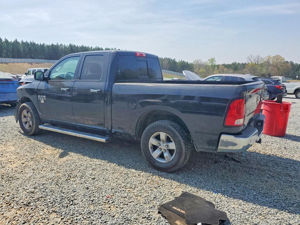 2016 RAM 1500 SLT QUAD CAB 4X4