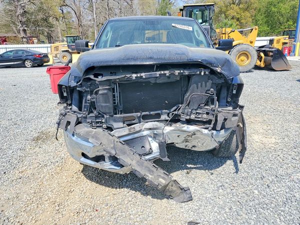 2016 RAM 1500 SLT QUAD CAB 4X4