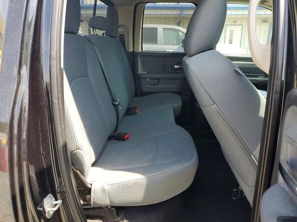 2016 RAM 1500 SLT QUAD CAB 4X4