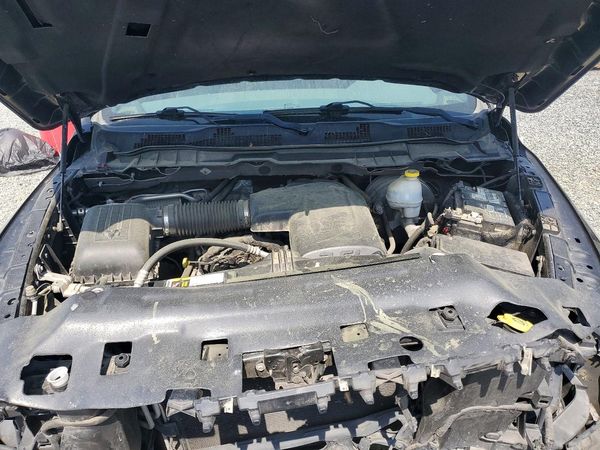 2016 RAM 1500 SLT QUAD CAB 4X4