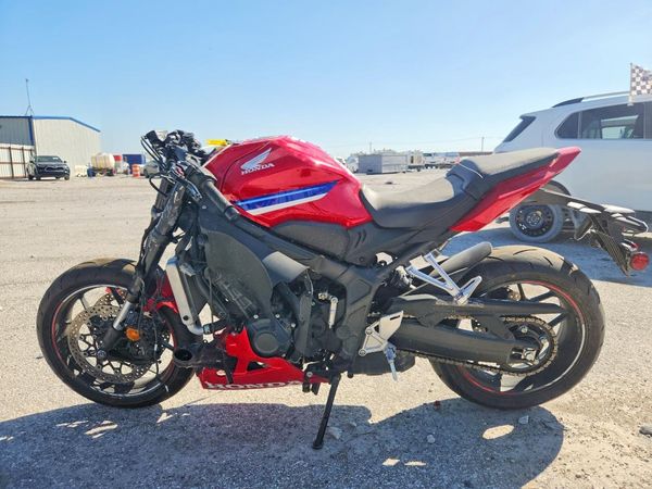 2025 HONDA CBR CYCLE