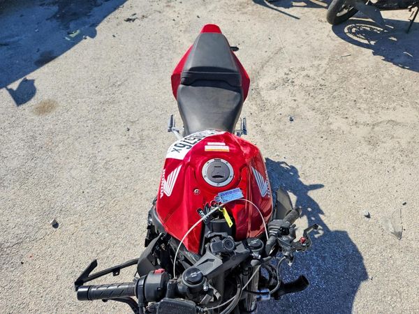 2025 HONDA CBR CYCLE