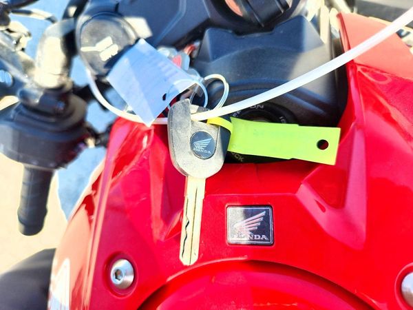 2025 HONDA CBR CYCLE
