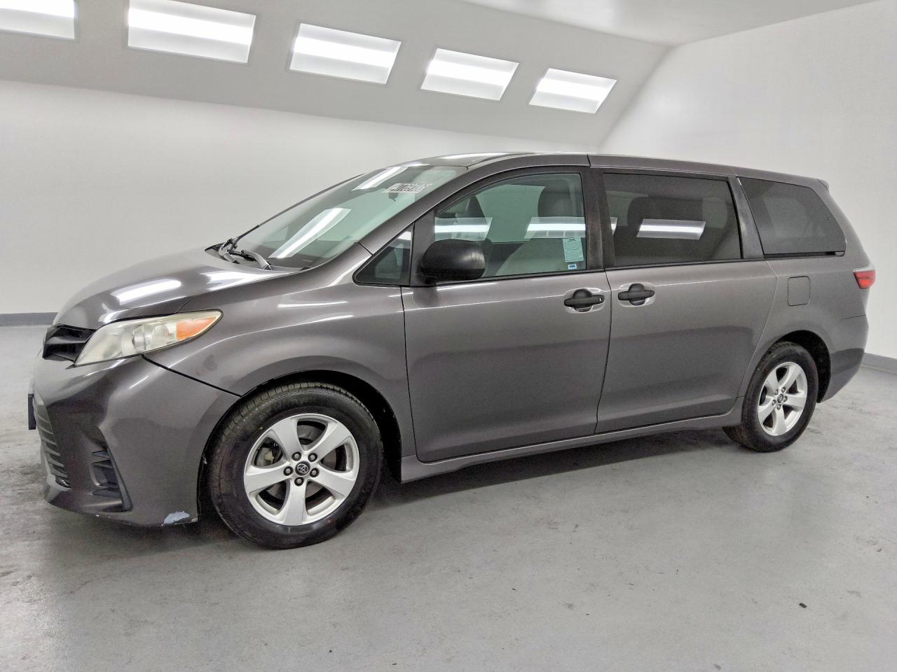 2020 TOYOTA SIENNA D grade