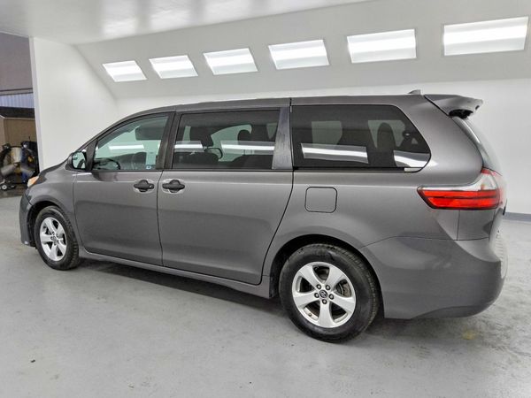 2020 TOYOTA SIENNA D grade