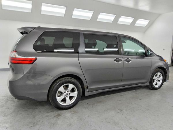 2020 TOYOTA SIENNA D grade