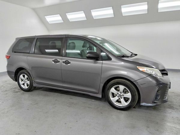 2020 TOYOTA SIENNA D grade