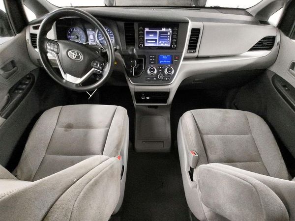 2020 TOYOTA SIENNA D grade