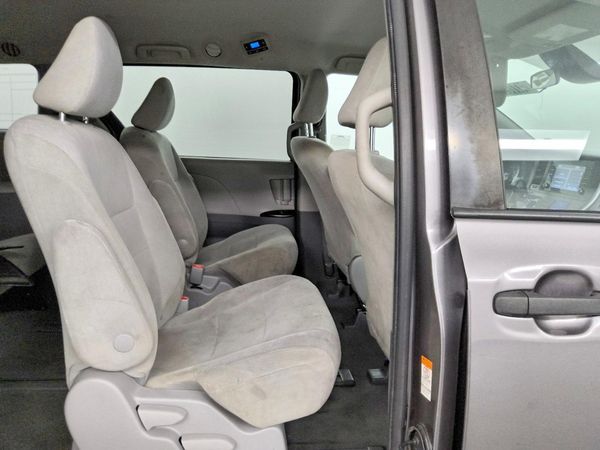 2020 TOYOTA SIENNA D grade