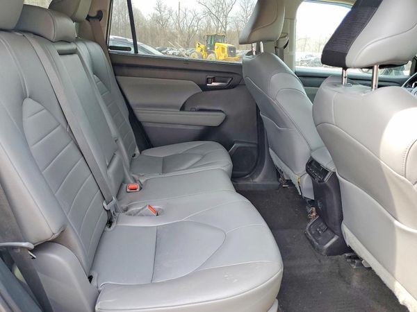 2023 TOYOTA HIGHLANDER