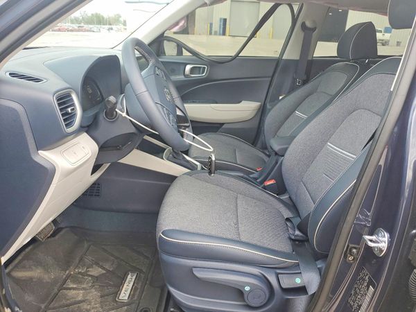 2026 HYUNDAI VENUE SEL, SEL w/ 2-Tone Roof
