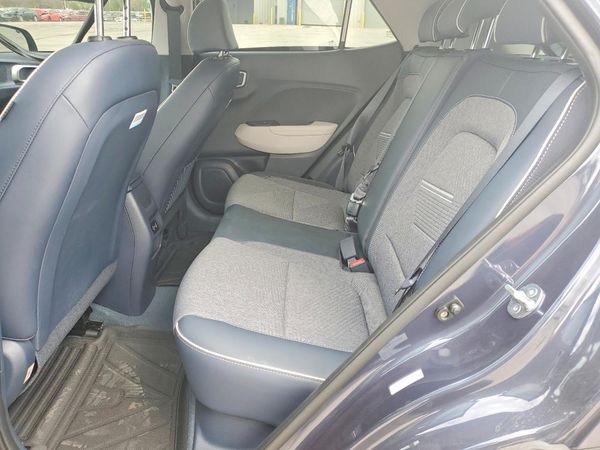 2026 HYUNDAI VENUE SEL, SEL w/ 2-Tone Roof