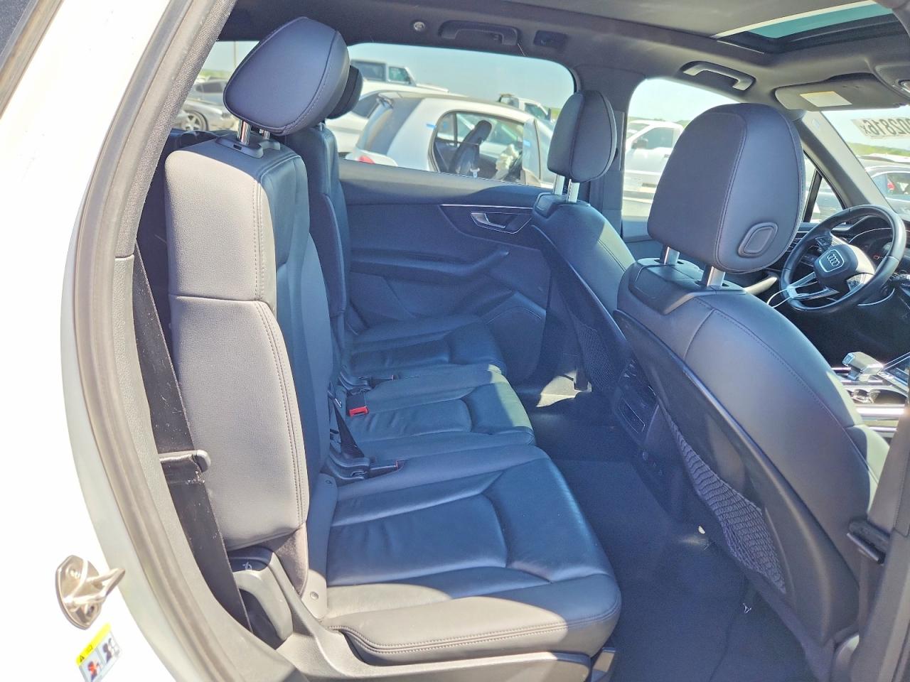 2021 AUDI Q7 quattro Premium