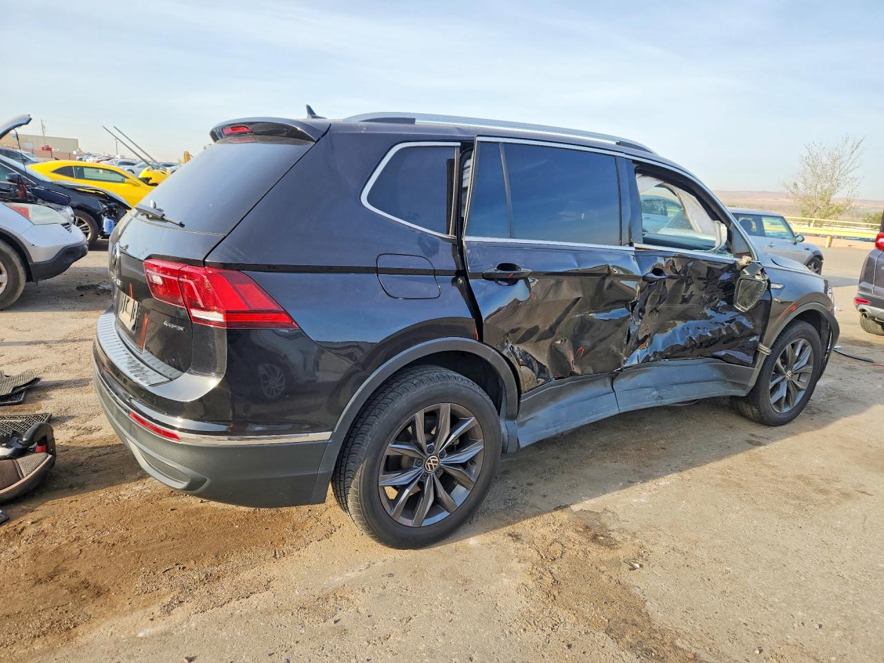 2022 VOLKSWAGEN TIGUAN 4Motion SE