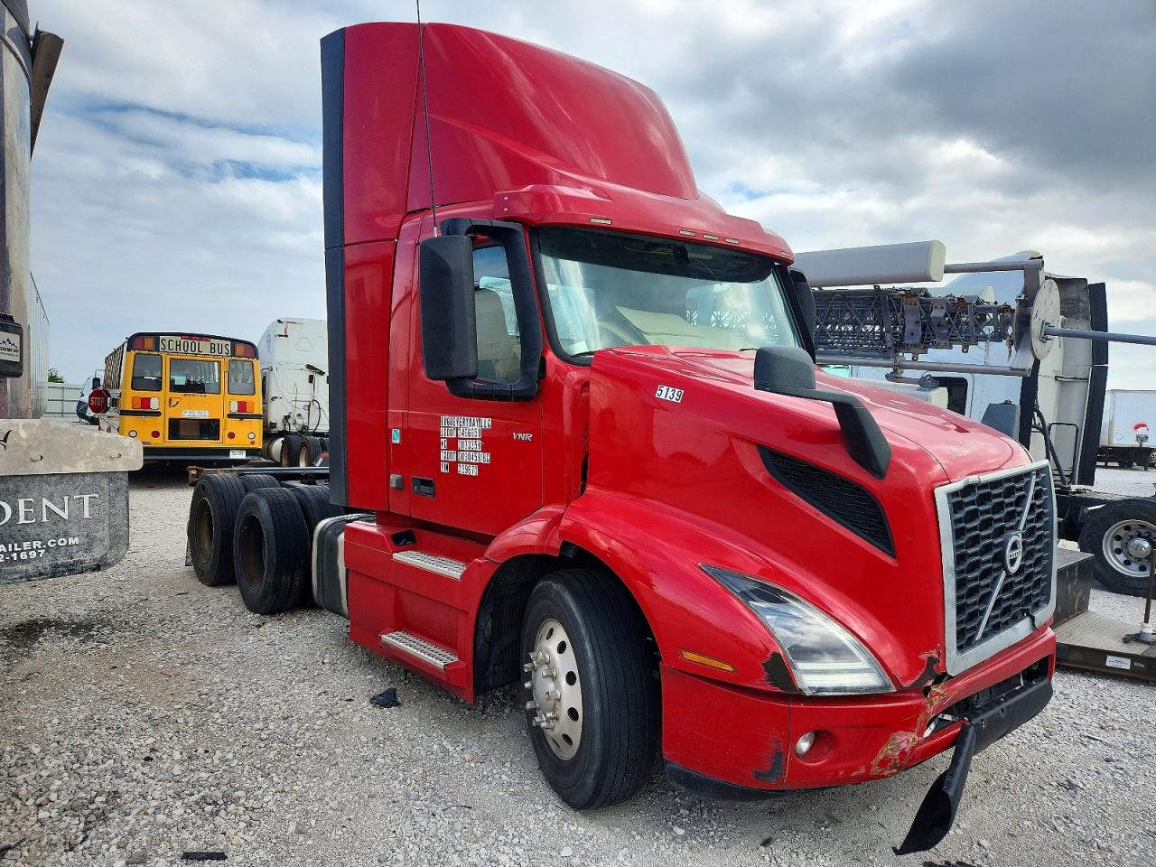 2020 VOLVO VNR