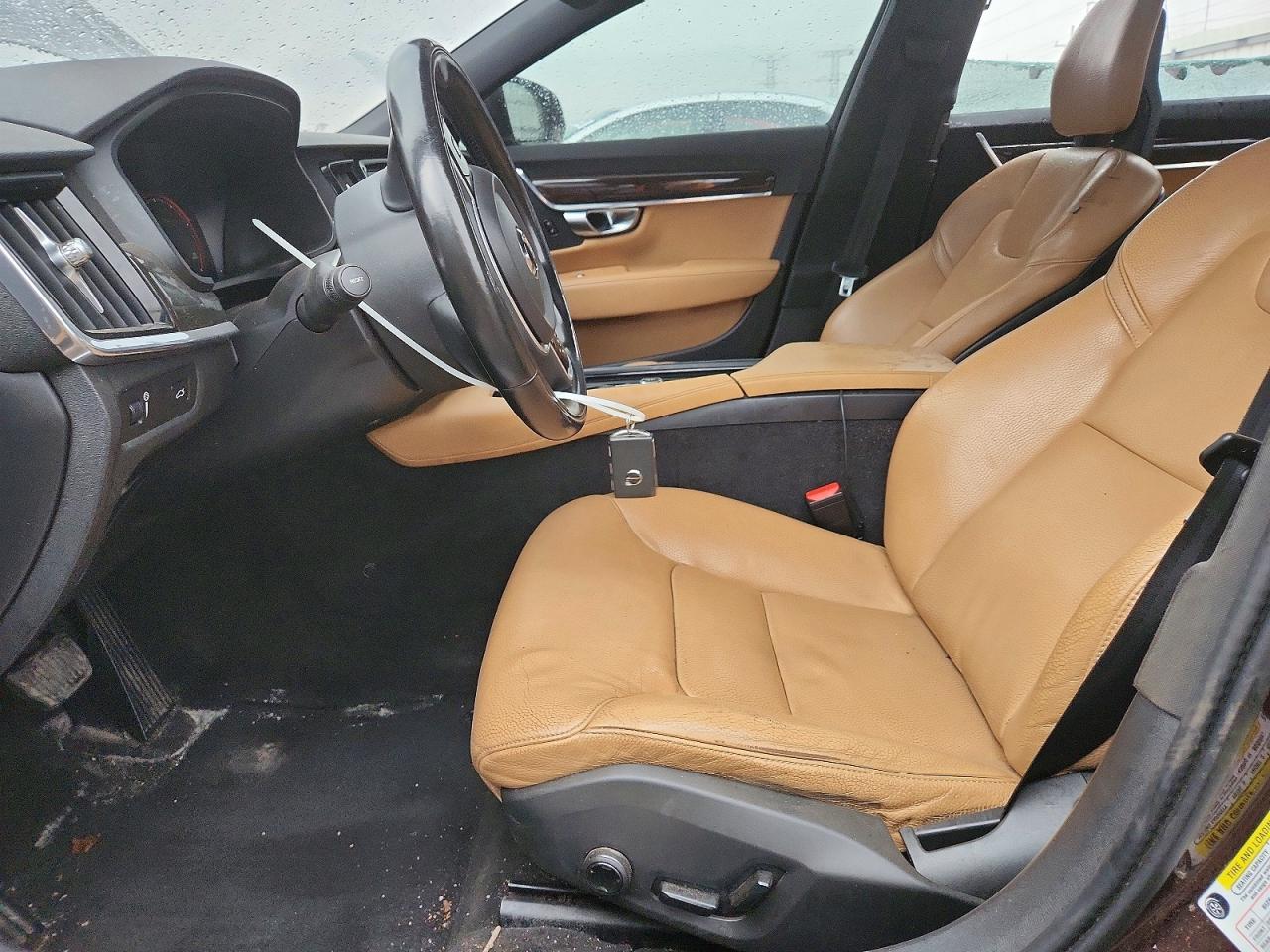 2018 VOLVO S90 Momentum
