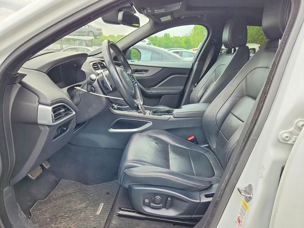 2017 JAGUAR F-PACE