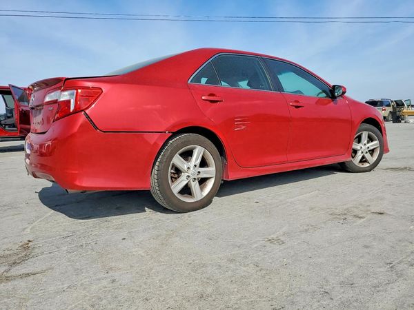 2014 TOYOTA CAMRY