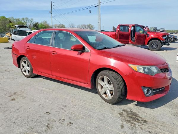 2014 TOYOTA CAMRY