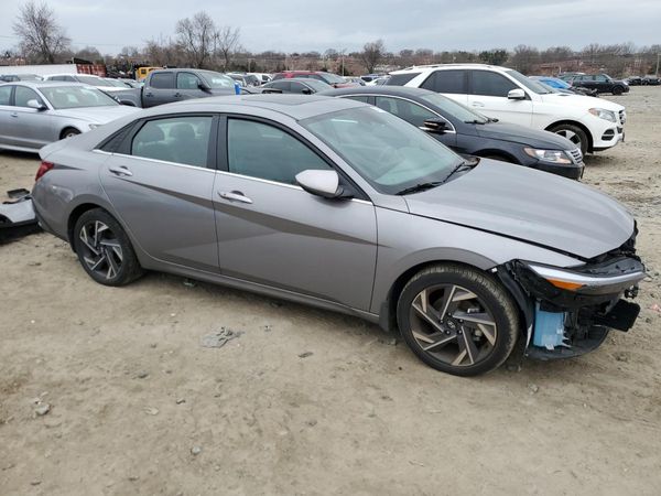 2024 HYUNDAI ELANTRA