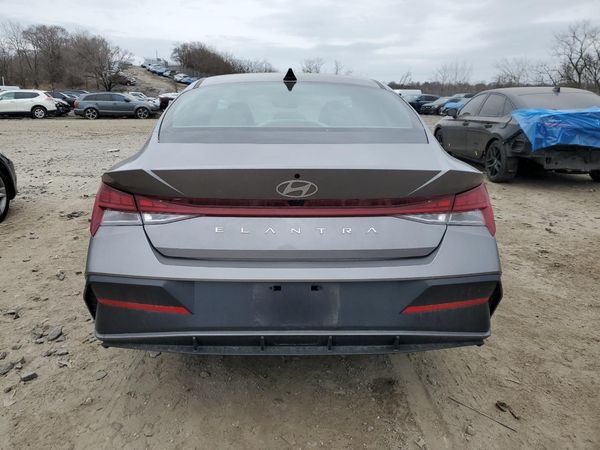 2024 HYUNDAI ELANTRA