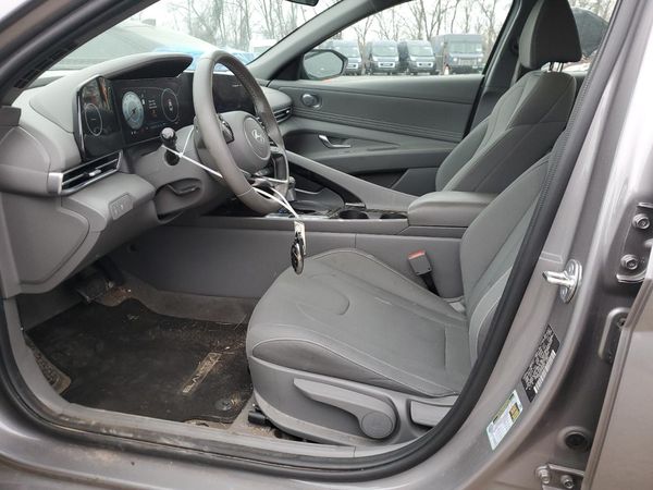 2024 HYUNDAI ELANTRA
