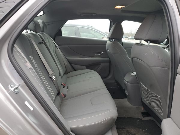 2024 HYUNDAI ELANTRA
