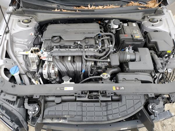 2024 HYUNDAI ELANTRA