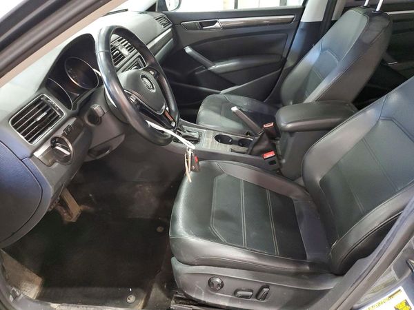2017 VOLKSWAGEN PASSAT
