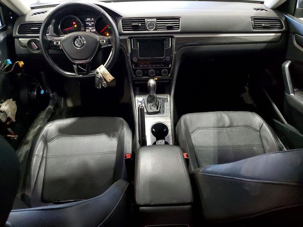 2017 VOLKSWAGEN PASSAT