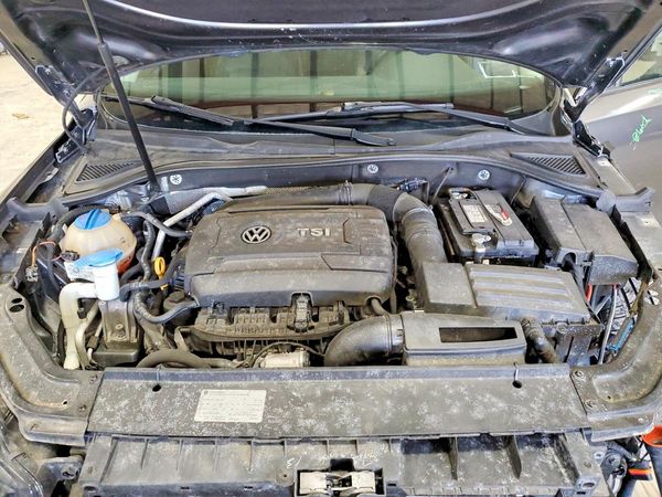 2017 VOLKSWAGEN PASSAT