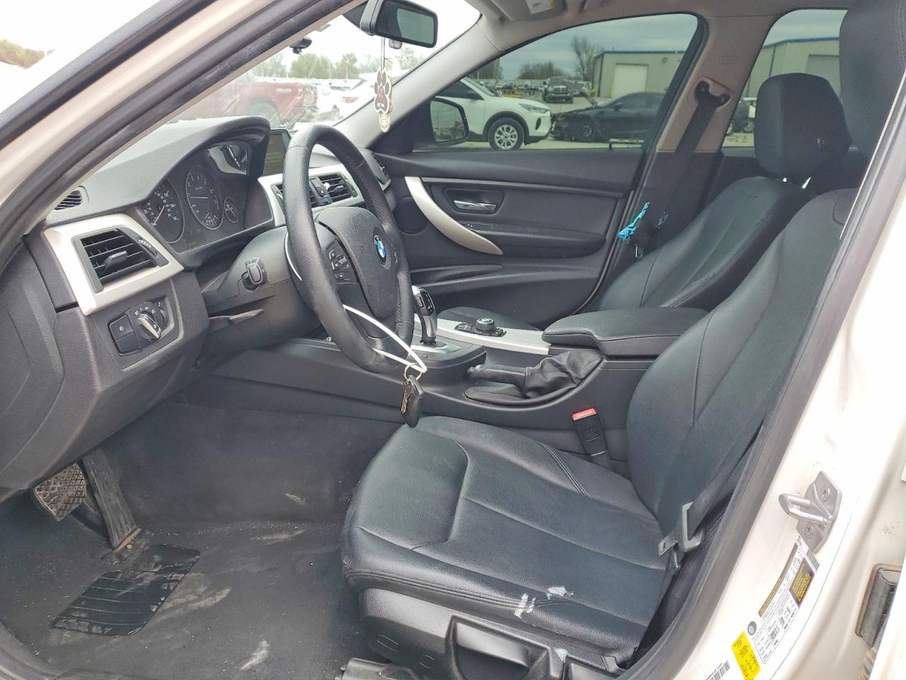 2016 BMW 320
