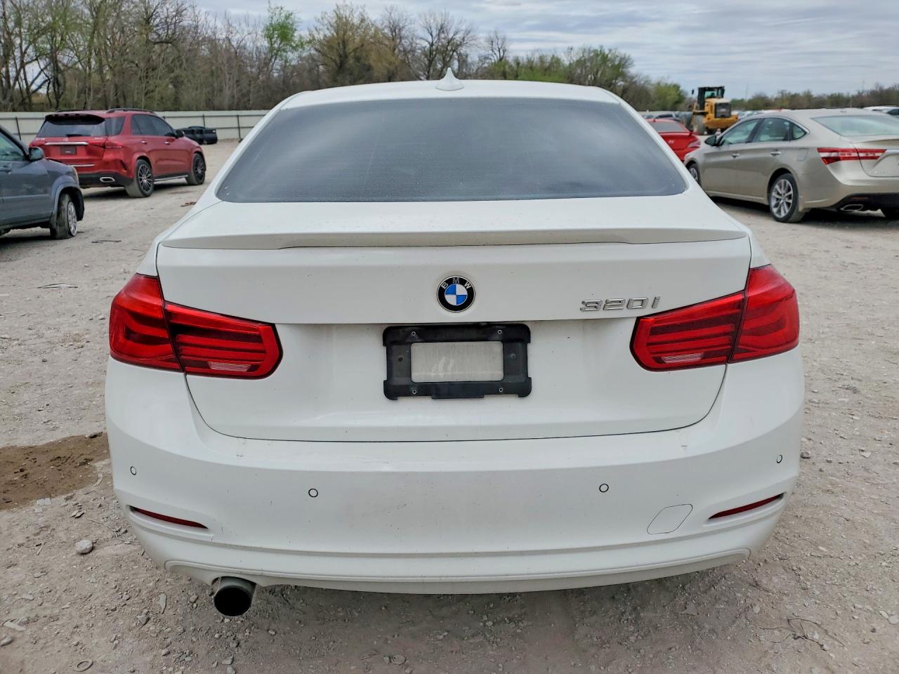 2016 BMW 320