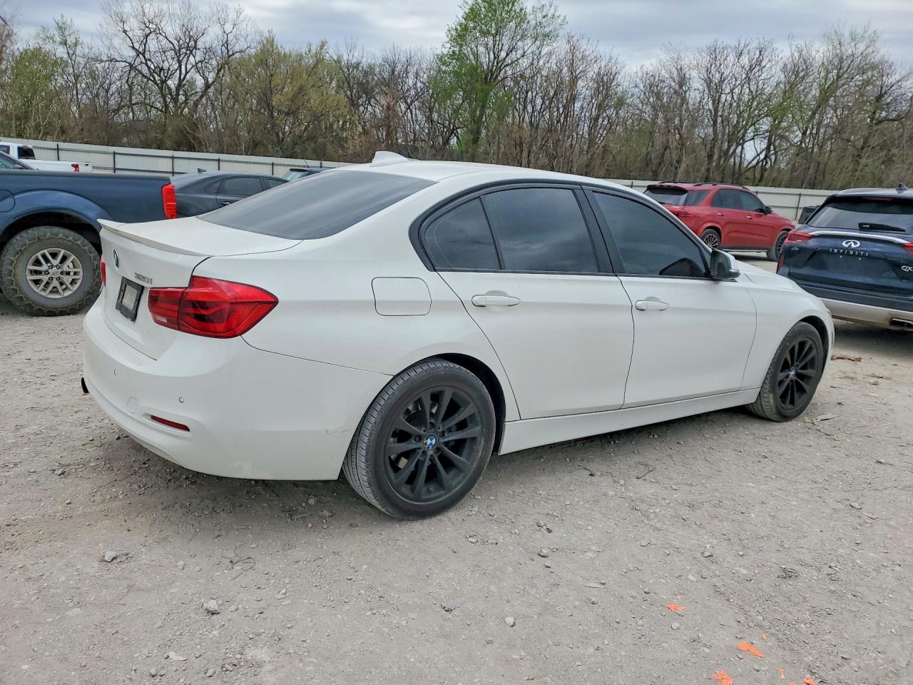 2016 BMW 320