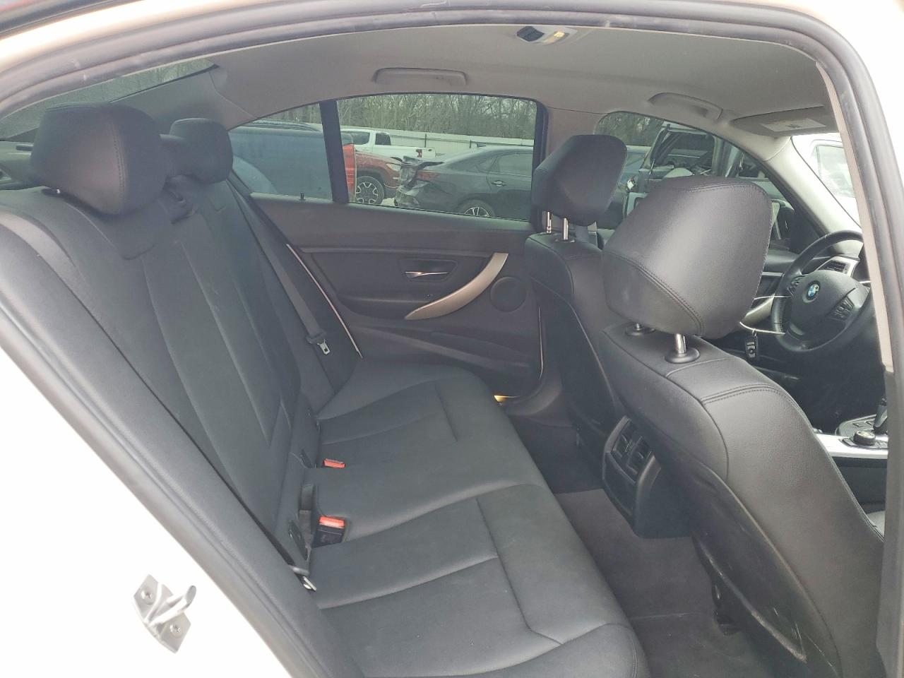 2016 BMW 320