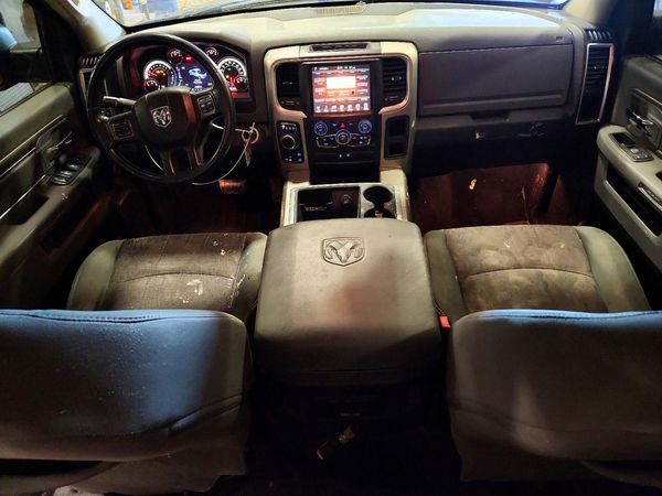 2014 RAM 1500 SLT CREW CAB 4X4